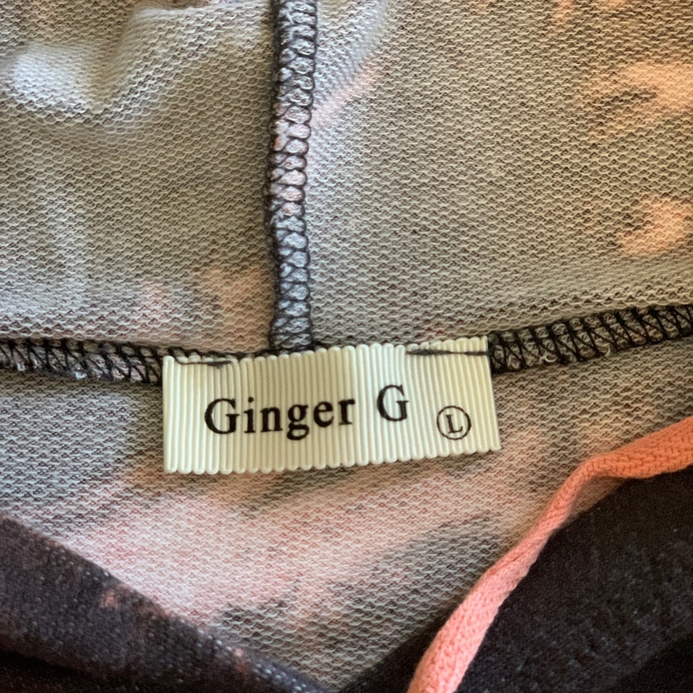 Crop Top hoodie by Ginger G. Size Large. Soft and stretchy - Picture 6 of 9